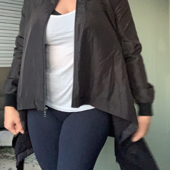 BCBG fall/spring black jacket XS - Picture 7 of 7